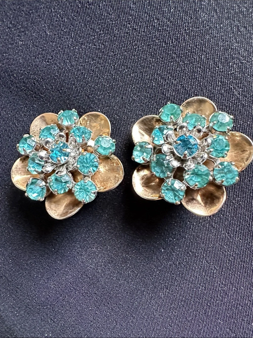 Vintage Barclay GUC floral necklace & earring set. Blue cluster rhinestones